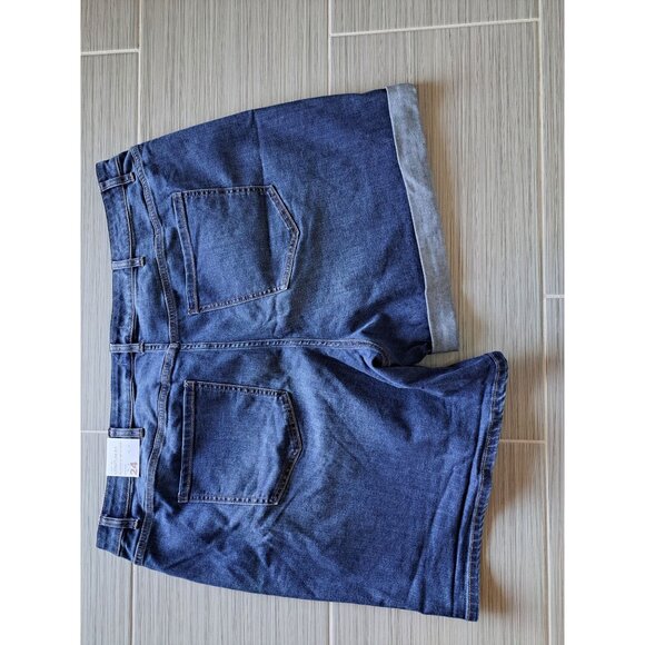 New Lane Bryant Womens Super Stretch Boyfriend Midi Denim Shorts 24 Mid-Rise - Picture 8 of 10